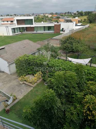 Moradia t5, com 3 pisos, terreno e anexos