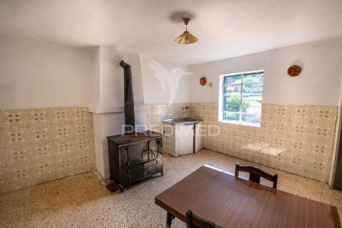 Moradia na aldeia dos trinta  - guarda, próximo da serra da estrela