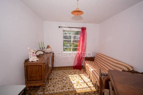 Moradia na aldeia dos trinta  - guarda, próximo da serra da estrela