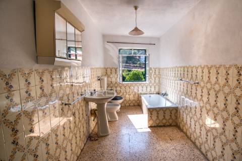 Moradia na aldeia dos trinta  - guarda, próximo da serra da estrela