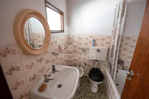 Moradia na aldeia dos trinta  - guarda, próximo da serra da estrela