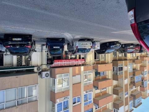 Loja comercial na rau aurélia de sousa, 12