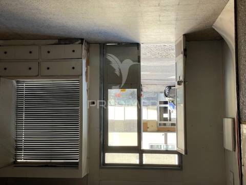 Loja comercial na rau aurélia de sousa, 12