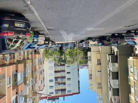 Loja comercial na rau aurélia de sousa, 12