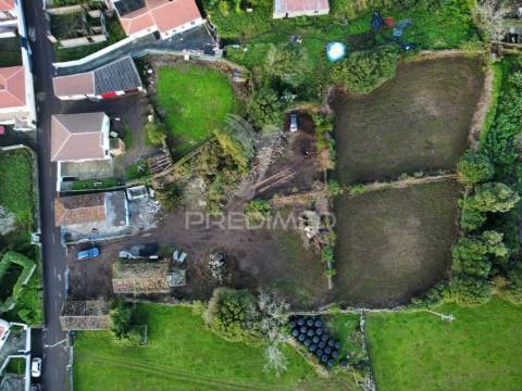 Moradia t2 nova + t3 em ruína