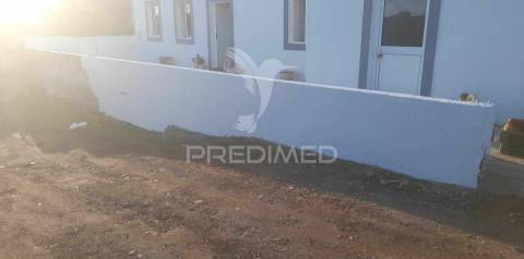 Moradia t2 nova + t3 em ruína