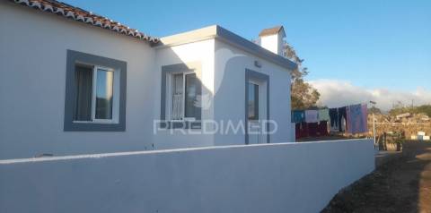 Moradia t2 nova + t3 em ruína