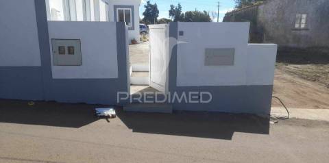 Moradia t2 nova + t3 em ruína