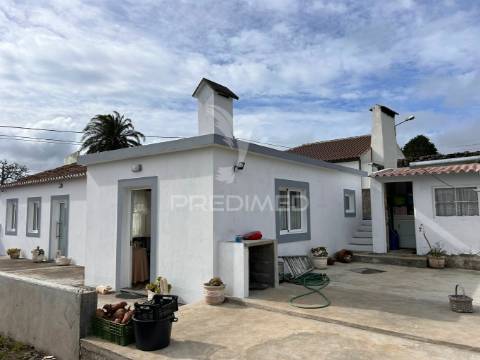 Moradia t2 nova + t3 em ruína