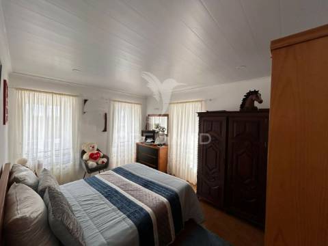 Moradia t2 nova + t3 em ruína