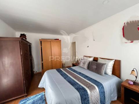 Moradia t2 nova + t3 em ruína