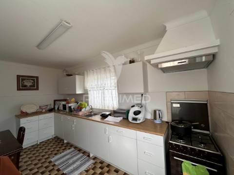 Moradia t2 nova + t3 em ruína