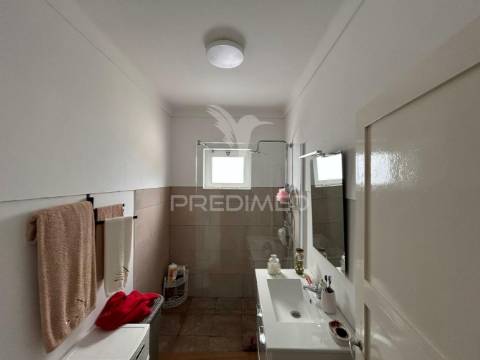 Moradia t2 nova + t3 em ruína