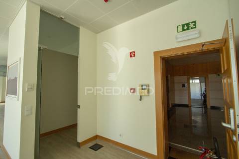 Centro de escritorios na beloura / sintra