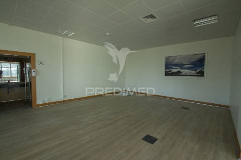 Centro de escritorios na beloura / sintra