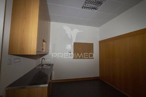 Centro de escritorios na beloura / sintra