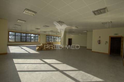 Centro de escritorios na beloura / sintra