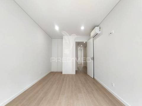 Apartamento t3 | neudel/águas livres | 4º piso