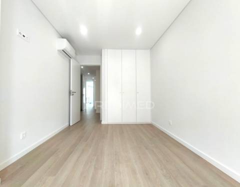 Apartamento t3 | neudel/águas livres | 4º piso