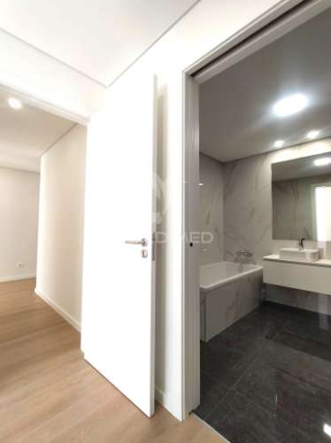 Apartamento t3 | neudel/águas livres | 4º piso