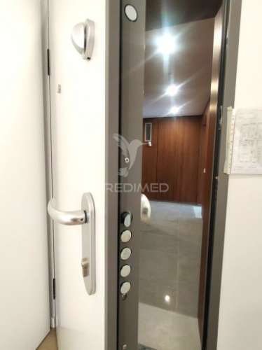 Apartamento t3 | neudel/águas livres | 4º piso