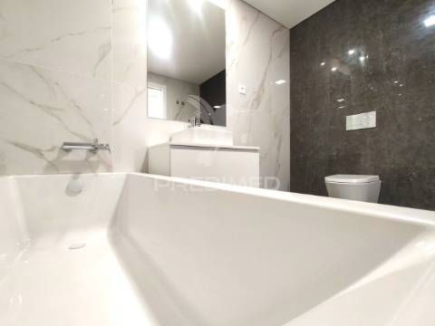 Apartamento t3 | neudel/águas livres | 4º piso