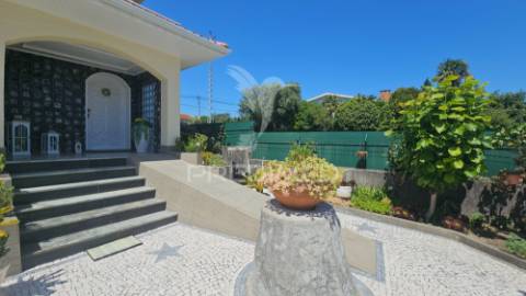 Moradia classica 4 quartos - recentemente remodelada