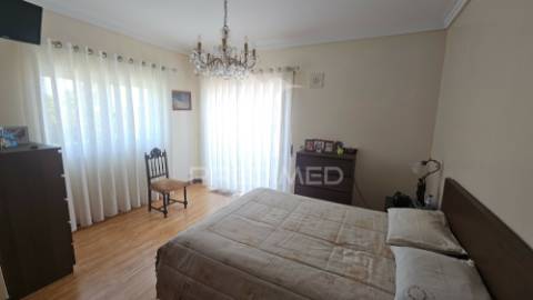 Moradia classica 4 quartos - recentemente remodelada