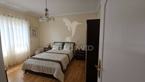 Moradia classica 4 quartos - recentemente remodelada