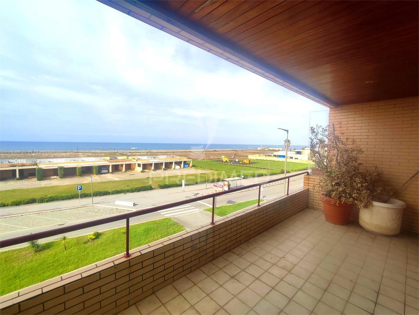Lavra, agudela. duplex t3 com vistas mar, lugar de garagem e arrumos.