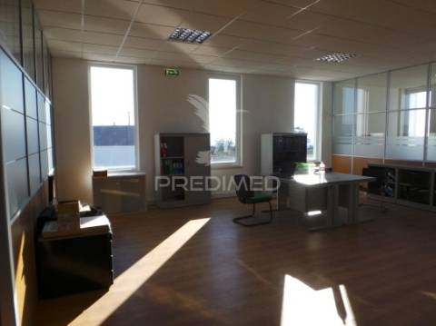 Arrendar armazém industrial moderno proximo aeroporto e marl