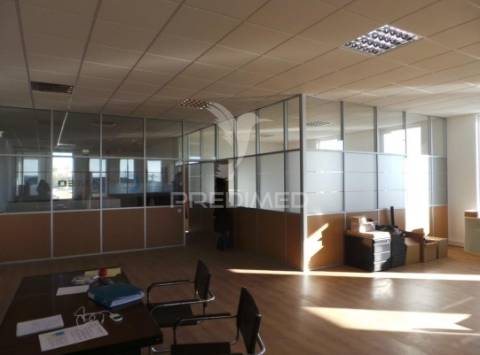 Arrendar armazém industrial moderno proximo aeroporto e marl