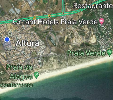 Moradia em banda  v4 com piscina na urb bela praia