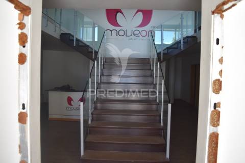 Prédio devoluto para reconstruir