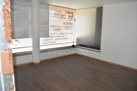 Prédio devoluto para reconstruir