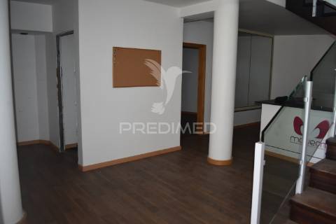 Prédio devoluto para reconstruir