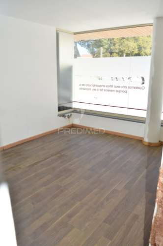 Prédio devoluto para reconstruir