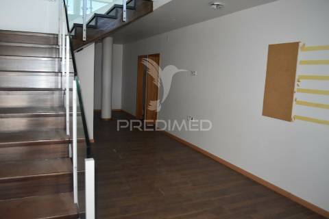 Prédio devoluto para reconstruir