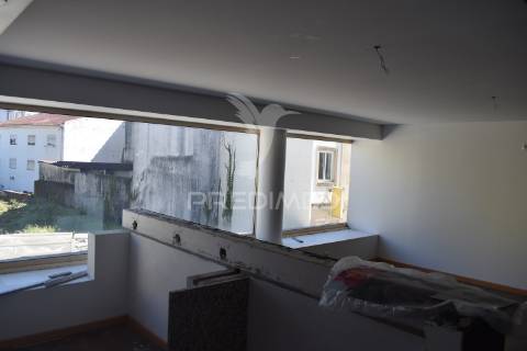 Prédio devoluto para reconstruir