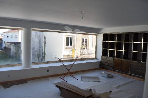 Prédio devoluto para reconstruir