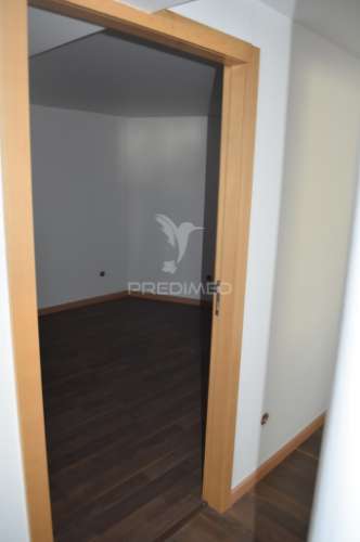 Prédio devoluto para reconstruir