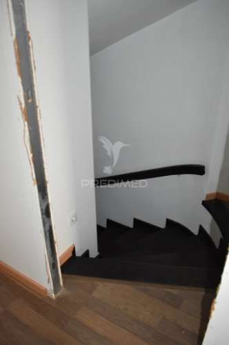 Prédio devoluto para reconstruir