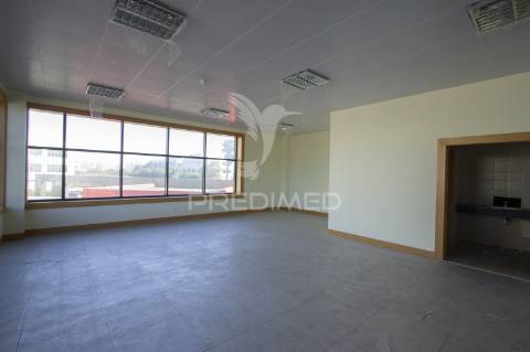 Centro de escritorios na beloura / sintra