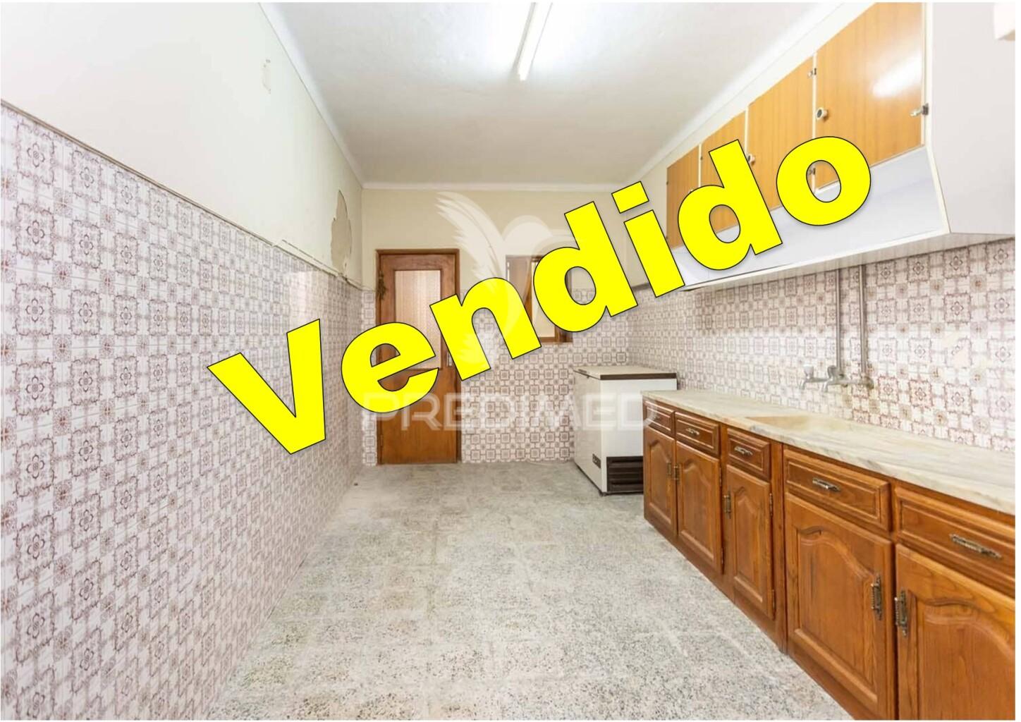 Moradia com logradouro, garagem , terraço e sotão