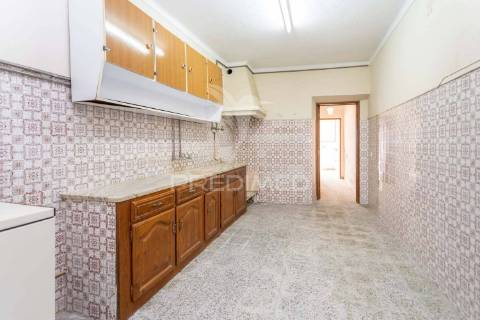 Moradia com logradouro, garagem , terraço e sotão