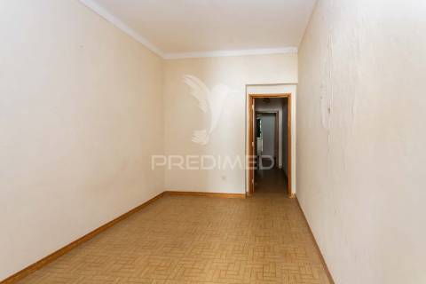 Moradia com logradouro, garagem , terraço e sotão