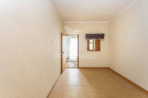 Moradia com logradouro, garagem , terraço e sotão