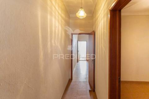 Moradia com logradouro, garagem , terraço e sotão