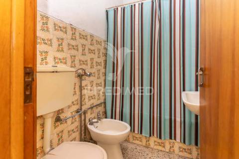 Moradia com logradouro, garagem , terraço e sotão