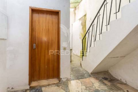 Moradia com logradouro, garagem , terraço e sotão